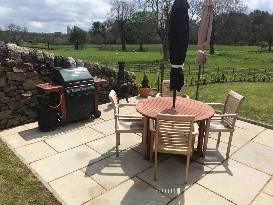 Chic 2 Bed Peak District Cottage Barn Near Alton Towers, Polar Bears, Chatsworth House Leek Dış mekan fotoğraf